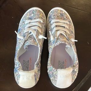 Bobs Cat tennis shoes Size 9
